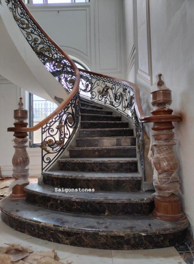 Ốp lát cầu thang