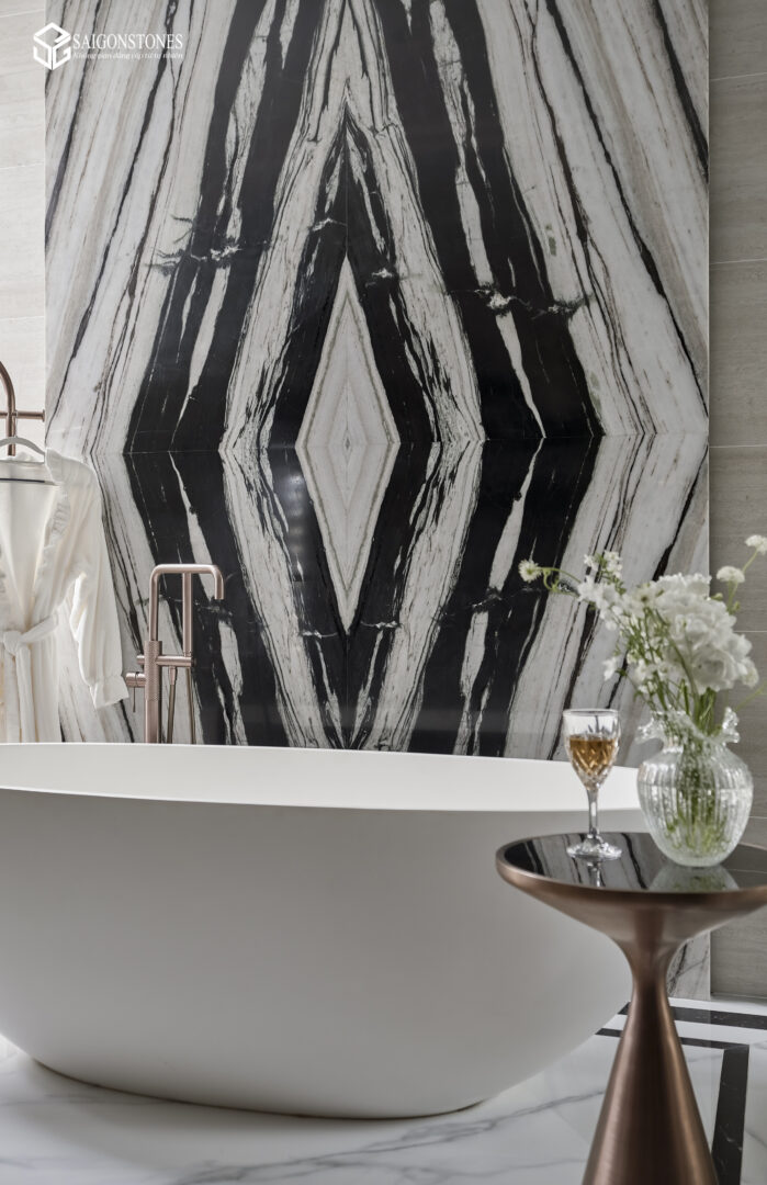 Tranh đá đối xứng là gì