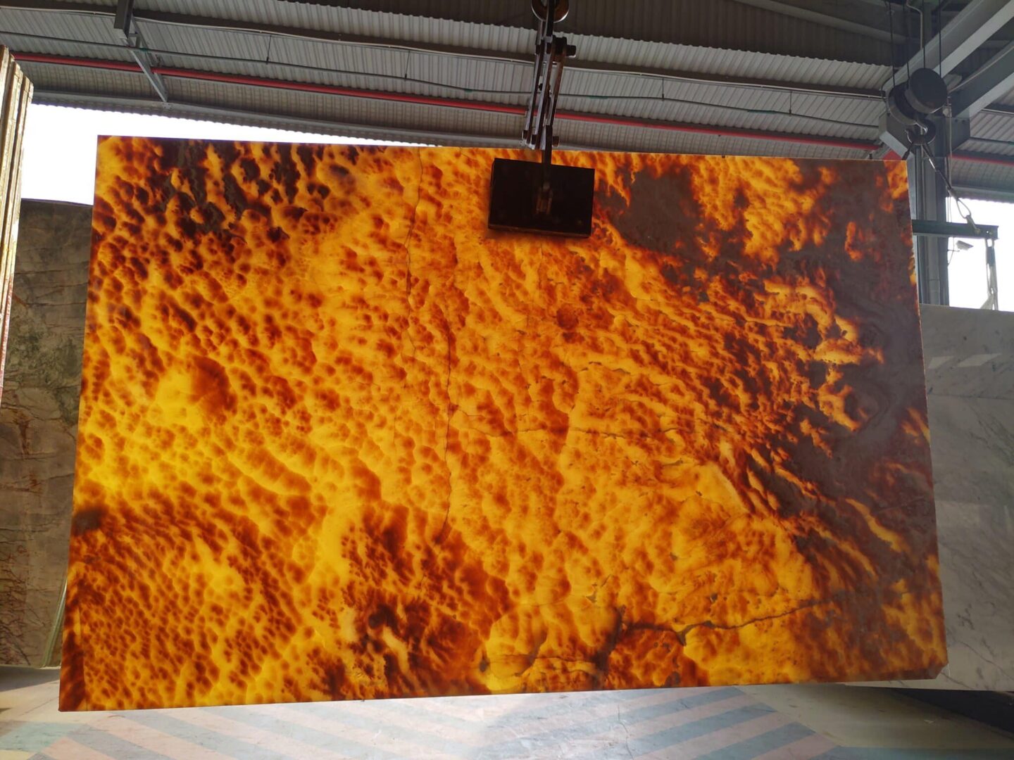 Tranh đá onyx xuyên sáng