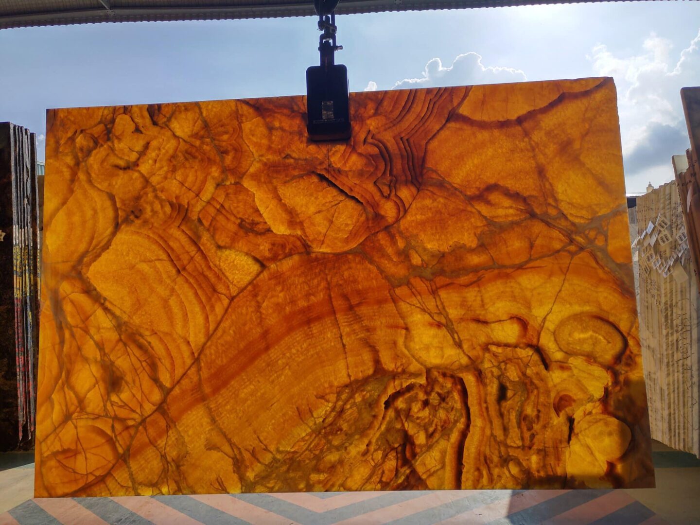 tranh đá onyx xuyên sáng